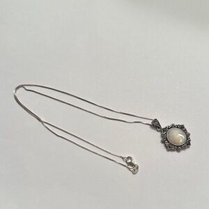 Vintage 925 Italian Sterling Silver mother of pearl marcasite Pendant Necklace